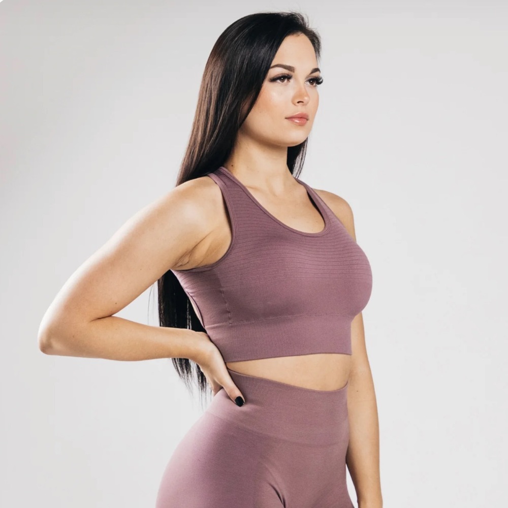 Alphalete vault sports bra - passive purple - large - like new
